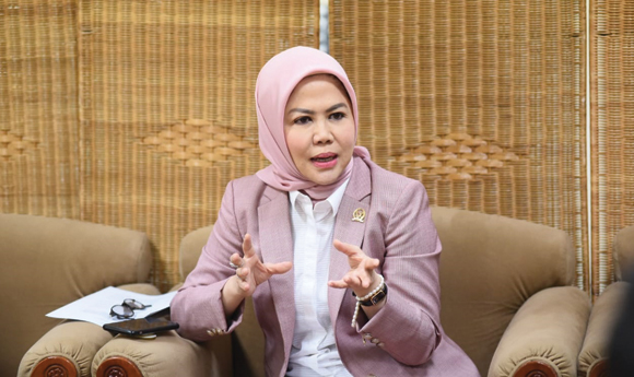  Intan Fauzi: Kritik Adalah Bagian Dari Demokrasi