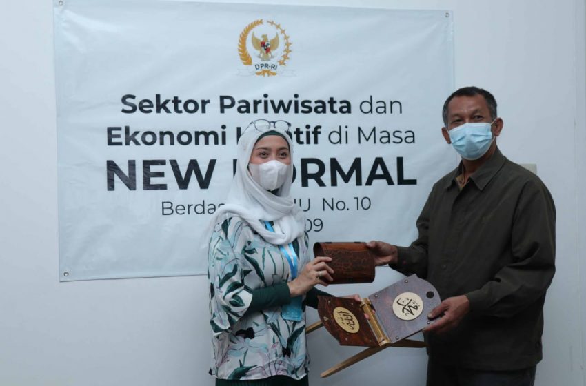  Desy Sosialisasi UU No 10 TH. 2009 Bersama Pelaku Usaha Pariwisata dan Ekonomi Kreatif