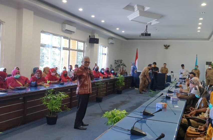  Guspardi Gaus Serap Aspirasi Bersama Guru Honorer K2, Berharap Diangkat Jadi PNS