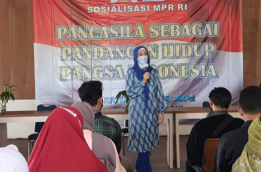  Desy Ratnasari Sosialisasi Pancasila Sebagai Pandangan Hidup Bangsa