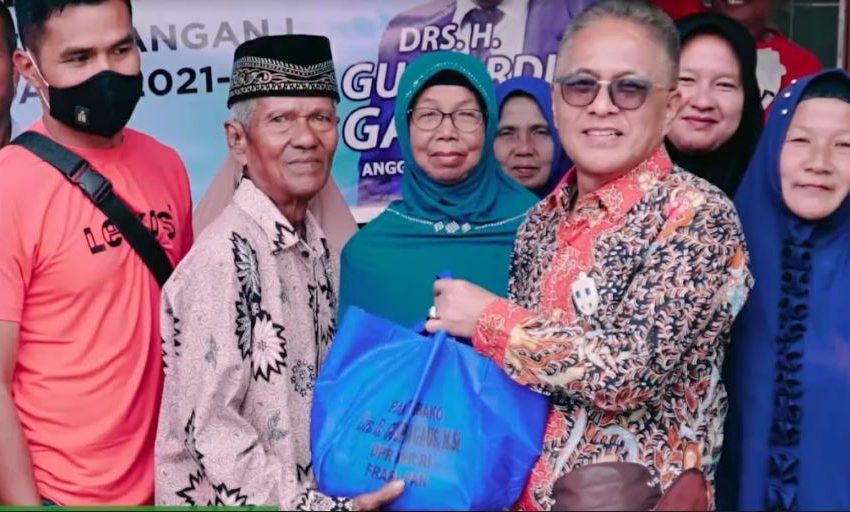  Guspardi Kembali Tebar 1000 Paket Sembako di Dapil Sumbar 2