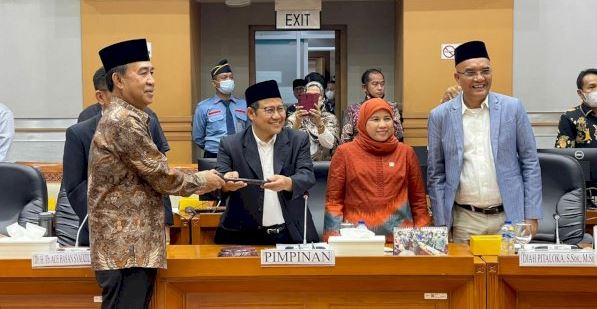  Ashabul Kahfi Resmi Dilantik Jadi Ketua Komisi VIII DPR RI